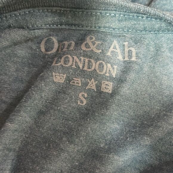 OM & AH - Be Kind Roll T-Shirt. Women’s Size Small. - Picture 4 of 4